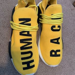 Pharrell x Adidas *NOT AUTHENTIC*